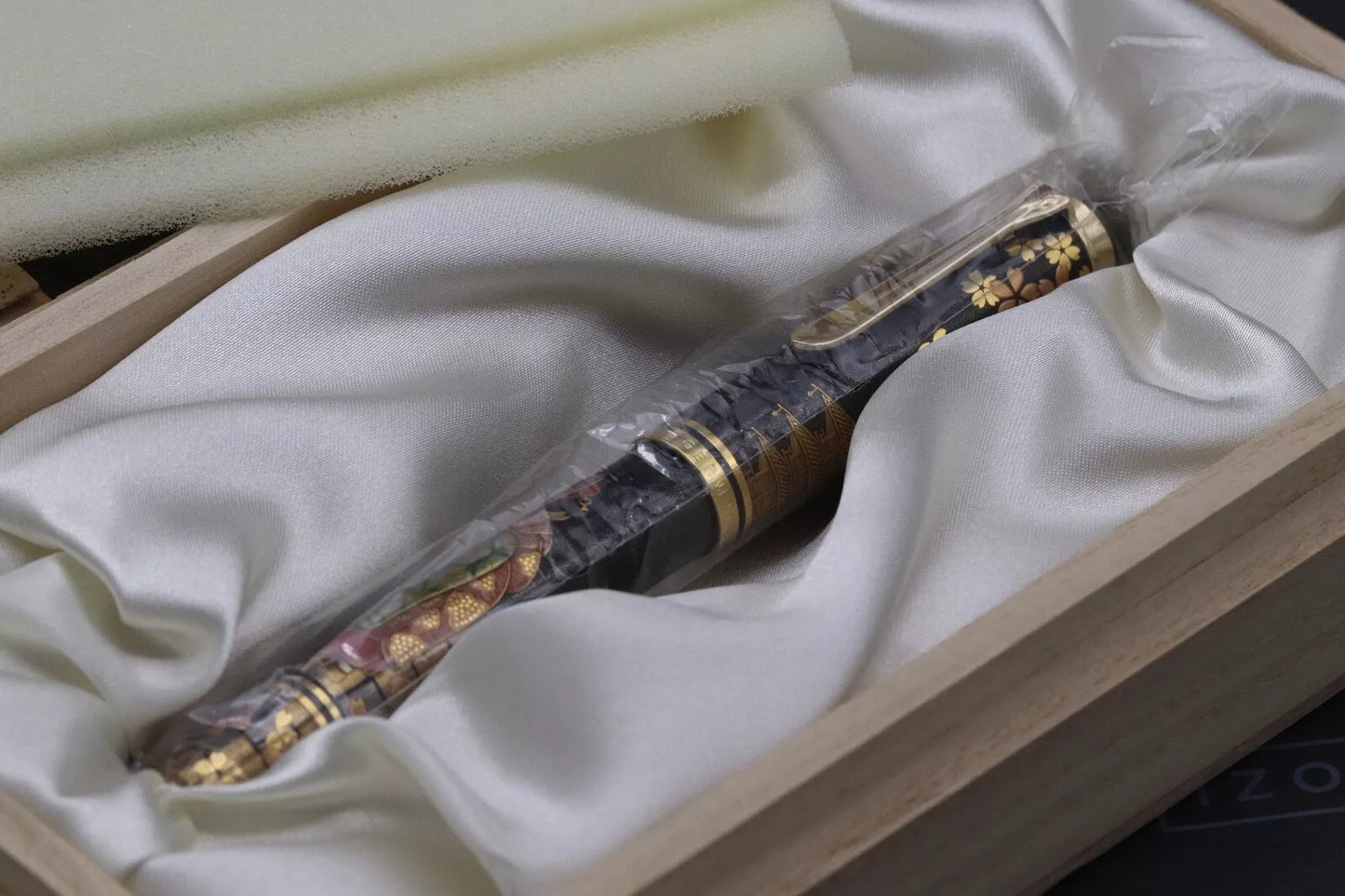 Pelikan M1000 Maiko in Kyoto Maki-e LE88 Fountain Pen - UNUSED image 12