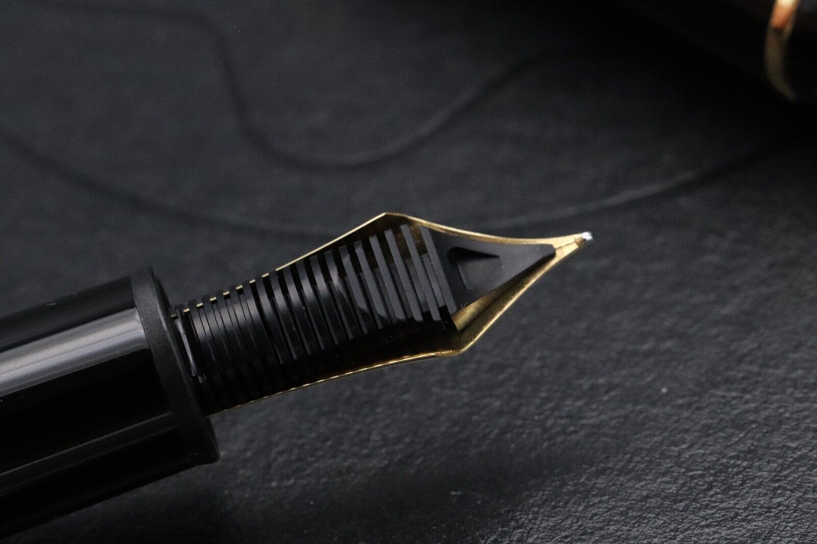 Montblanc Meisterstuck 149 Gold-Coated Fountain Pen image 3
