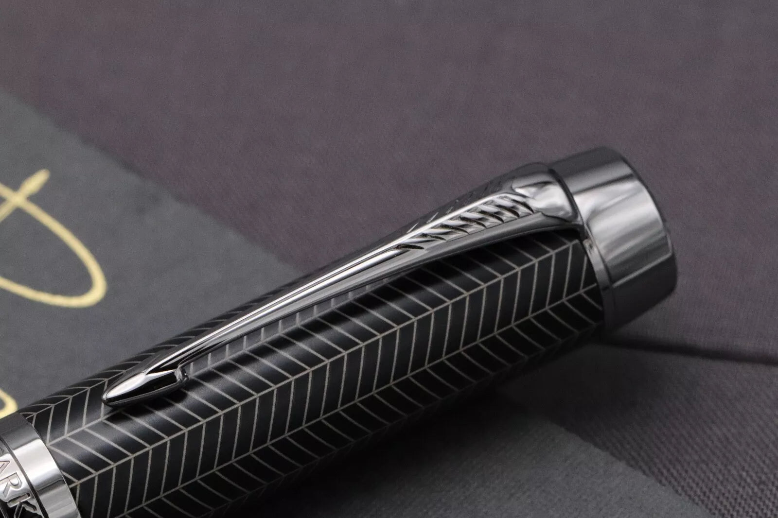 Parker Duofold Centennial Prestige Black Ruthenium Chevron Fountain Pen image 6