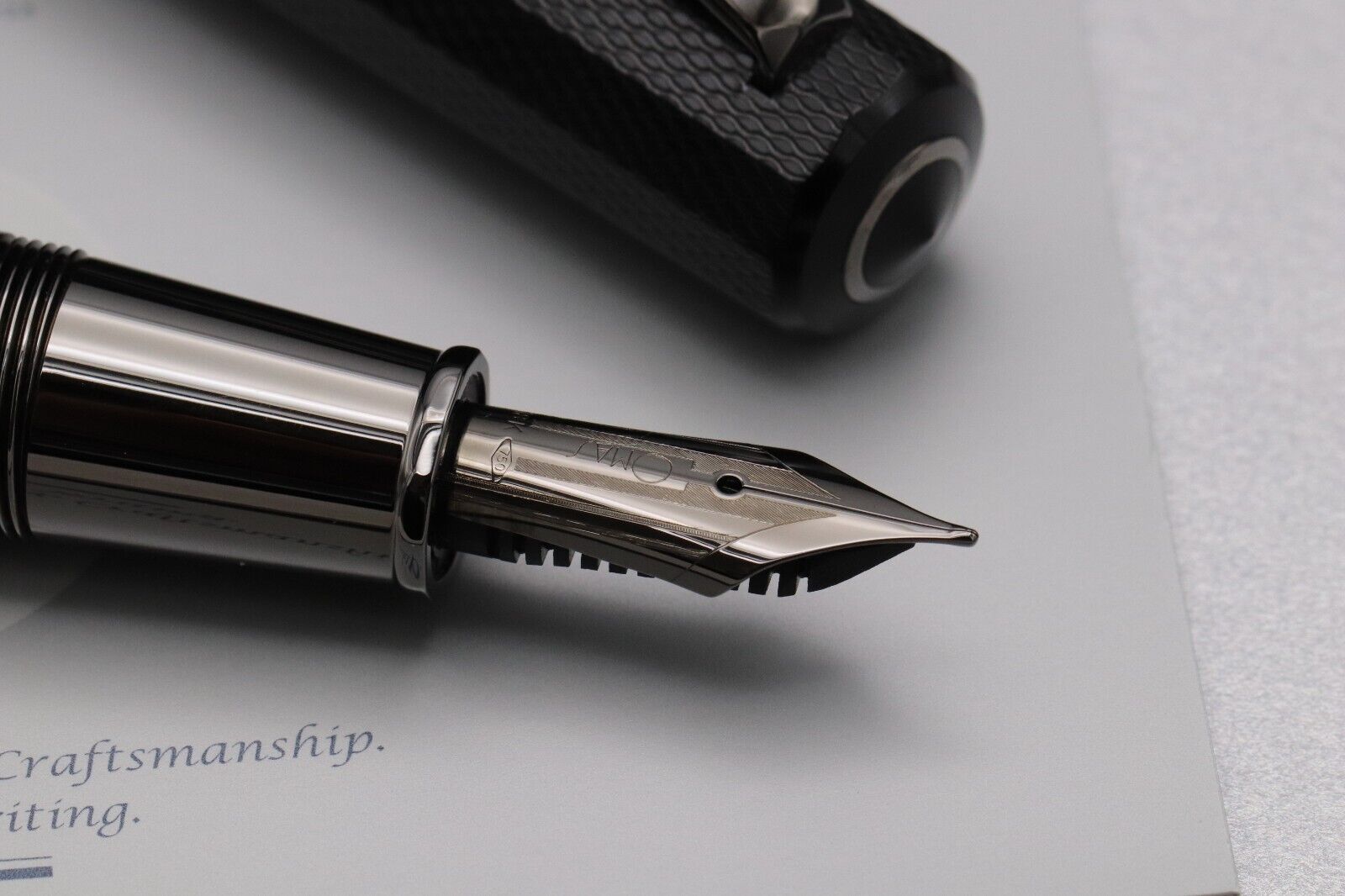 Omas Grand Paragon Noir Fountain Pen image 2