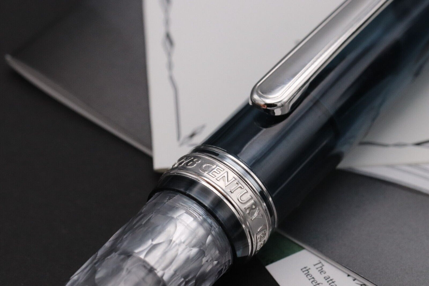 Platinum #3776 Uroko-Gumo Limited Edition Fountain Pen - UNUSED - EF Nib image 4