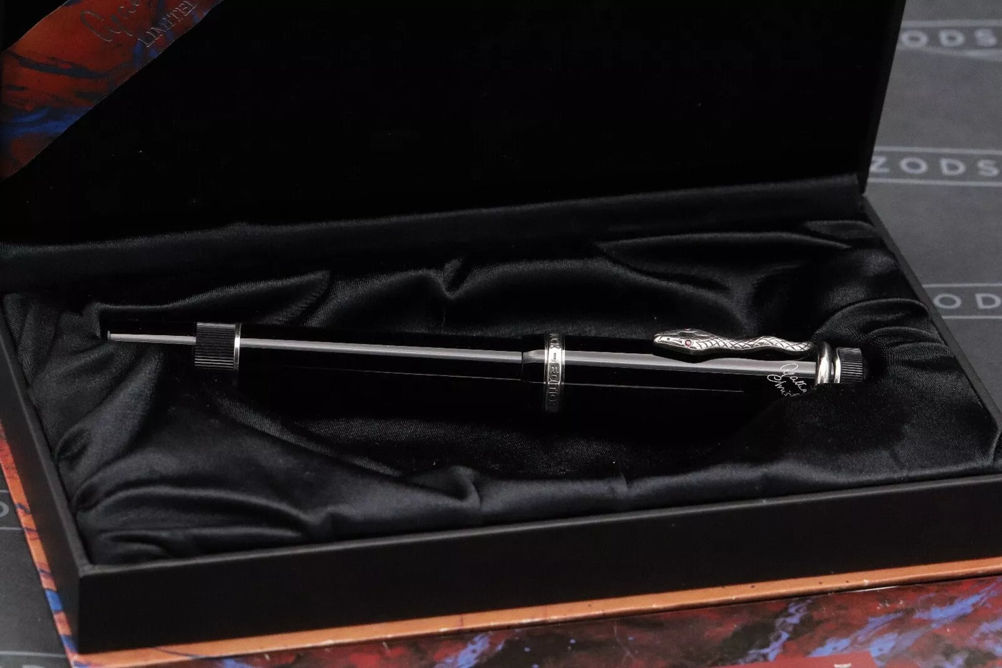 Montblanc Writers Edition Agatha Christie Fountain Pen - Fine Nib - UNUSED image 8