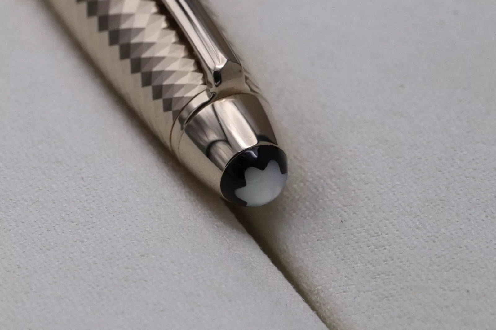 Montblanc Meisterstuck LeGrand Solitaire Geometric Dimension Fountain Pen image 5