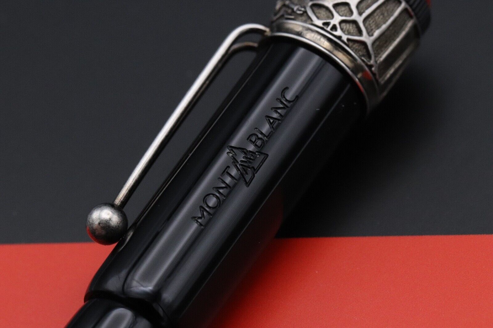 Montblanc Heritage Rouge et Noir Metamorphosis Black Fountain Pen image 3