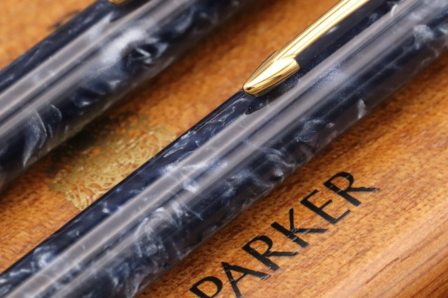 Parker Duofold Blue Marble Mechanical Pencil and Ballpoint Pen Set image 3
