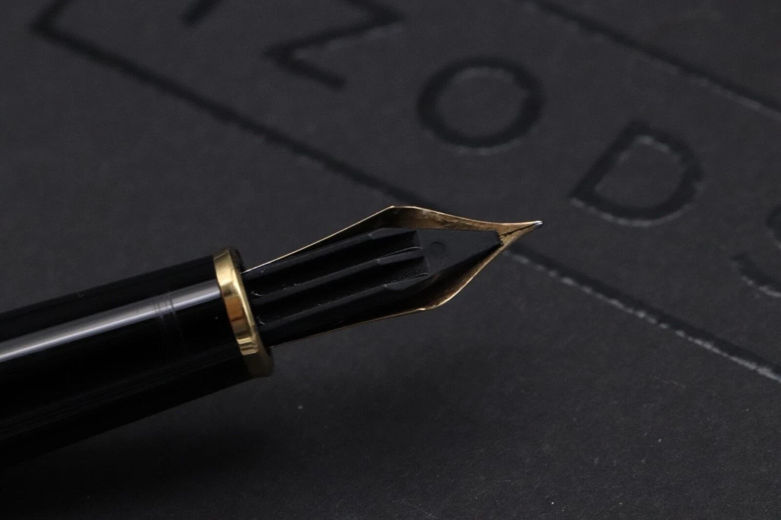 Montblanc Meisterstuck 144 Classique Gold Coated Fountain Pen - EF Nib image 4