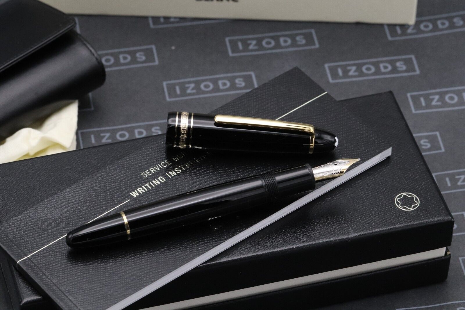 Montblanc Meisterstuck 147 Traveller Gold Line Fountain Pen with