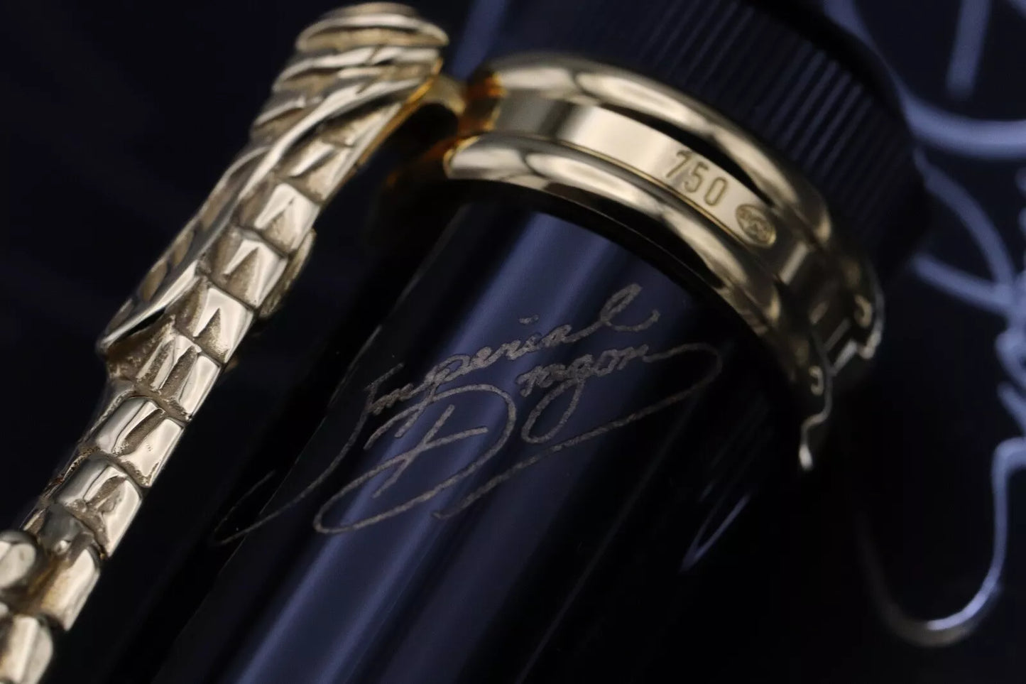 Montblanc Writers Edition Imperial Dragon Solid Gold 888 Fountain Pen - UNUSED image 5