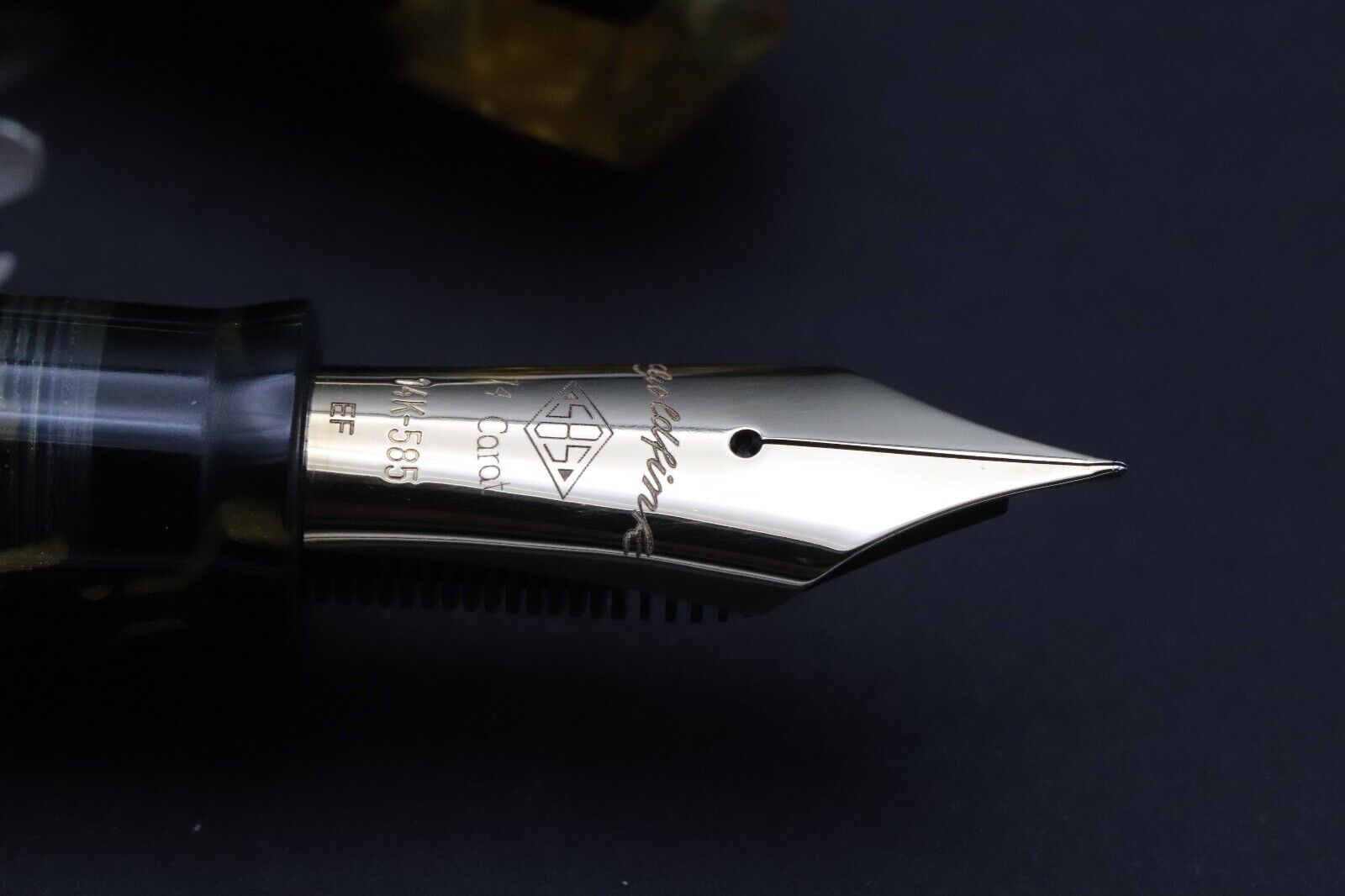 Goldfink by Leonardo MZ Grande Black Lucens Celluloid Fountain Pen -#8 EF Nib image 2
