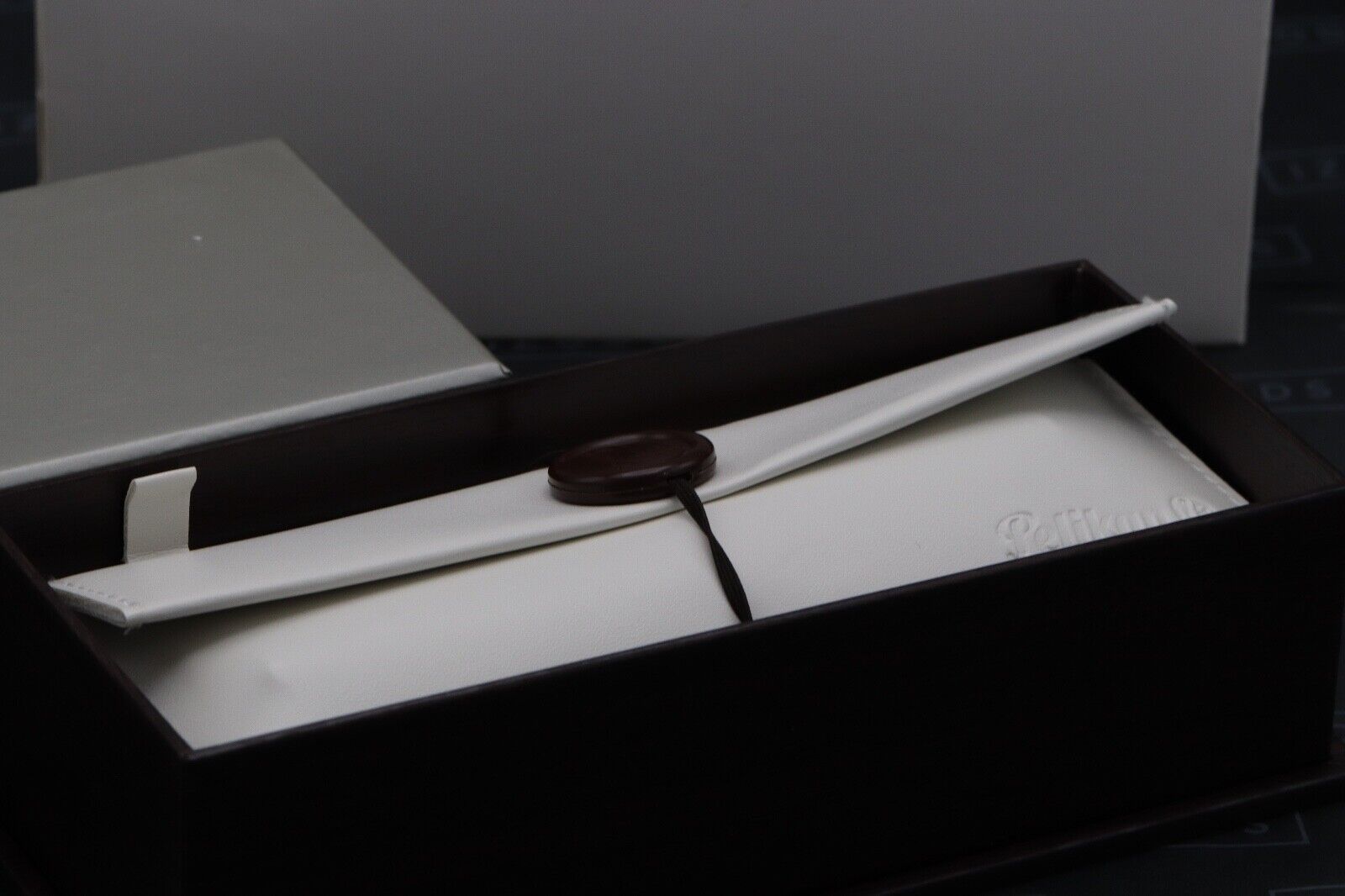 Pelikan M805 Blue Dunes Special Edition Fountain Pen - UNUSED image 5
