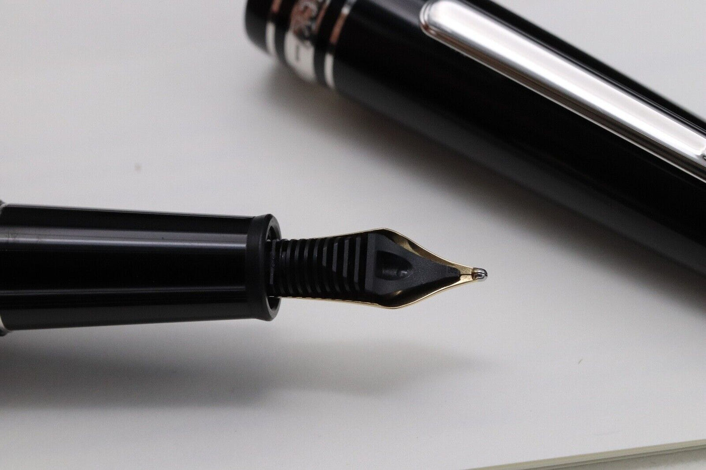 Montblanc Meisterstuck 145 Classique Platinum Coated Fountain Pen image 3