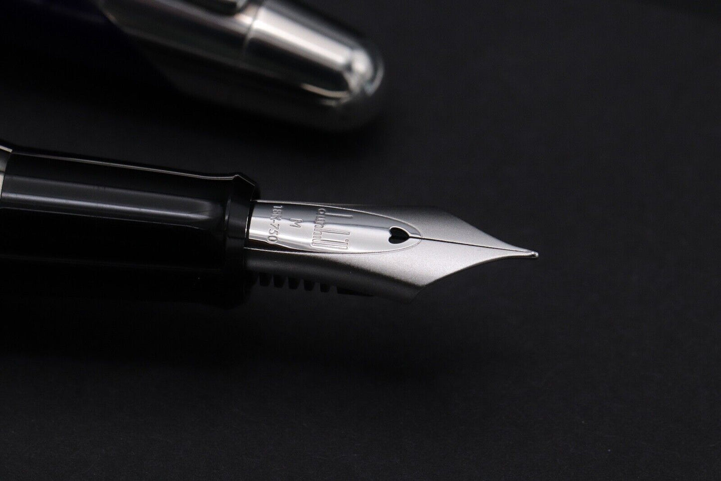 Dunhill AD2000 Blue Stardust Fountain Pen image 2