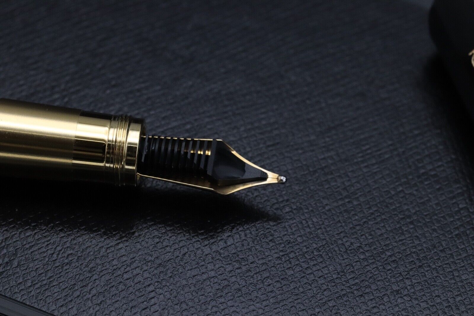Montblanc Heritage Egyptomania Special Edition Black Fountain Pen image 3
