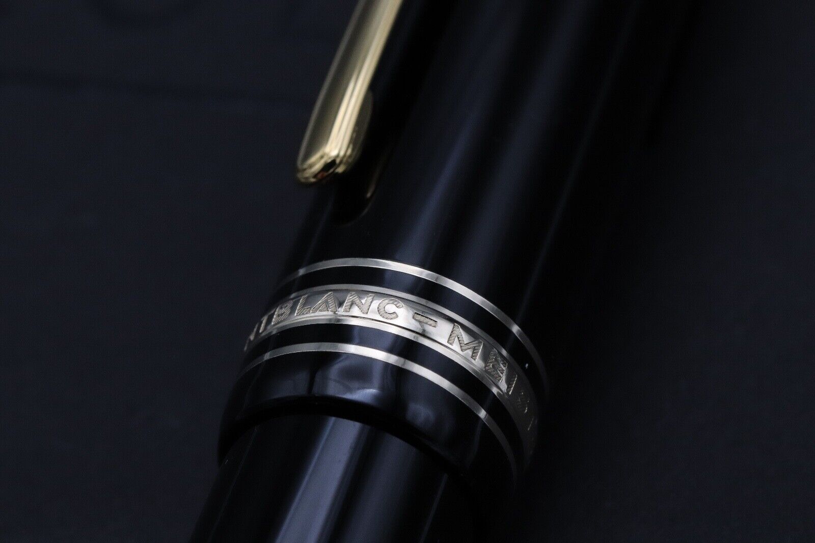 Montblanc Meisterstuck Gold-Coated 149 Fountain Pen image 4