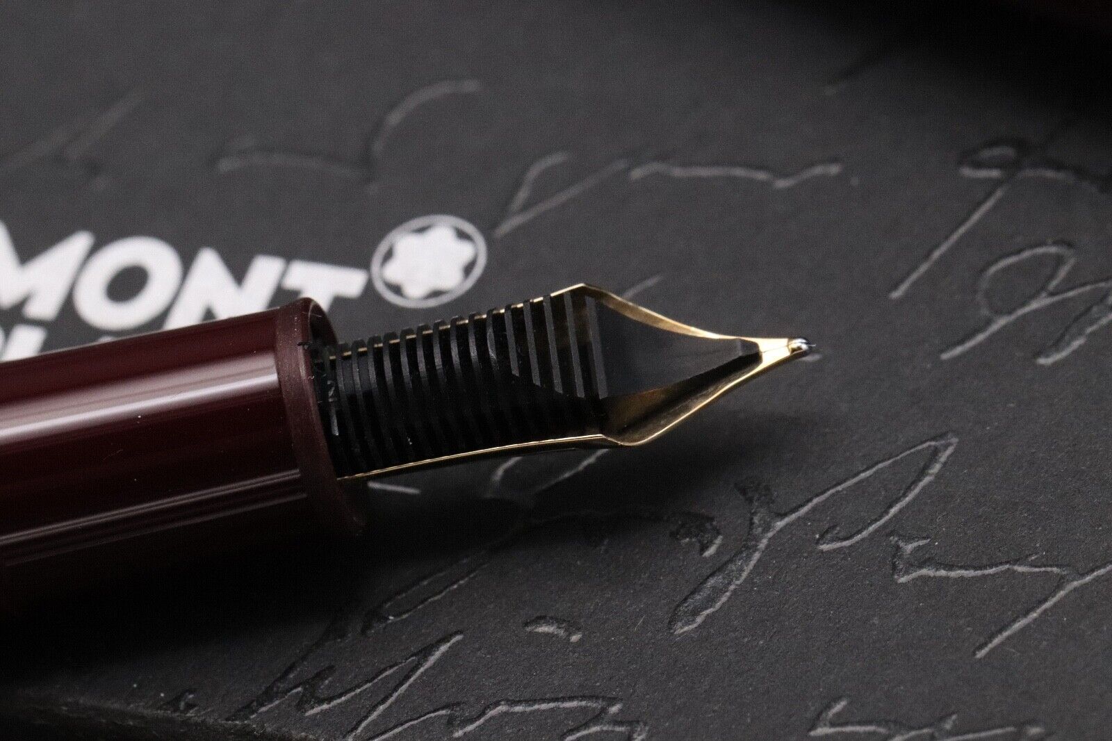 Montblanc Meisterstuck 147 Traveller Bordeaux Fountain Pen - UNUSED image 4