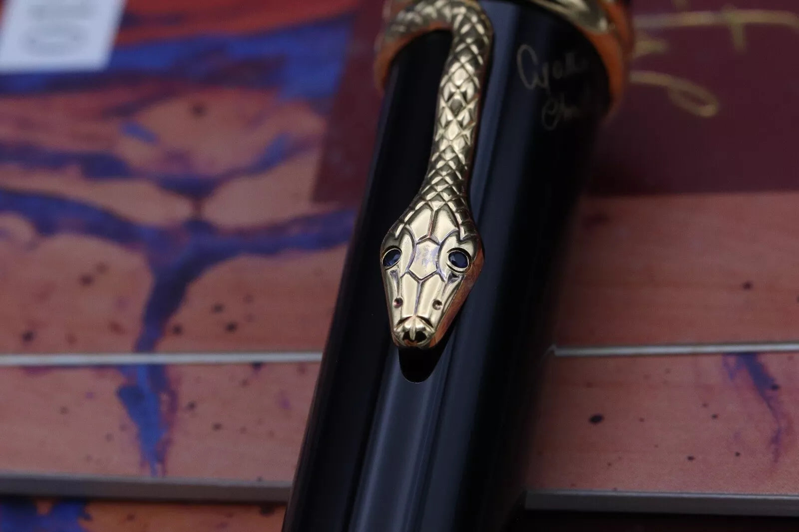 Montblanc Writers Edition Agatha Christie Vermeil Fountain Pen - UNUSED - F Nib image 5