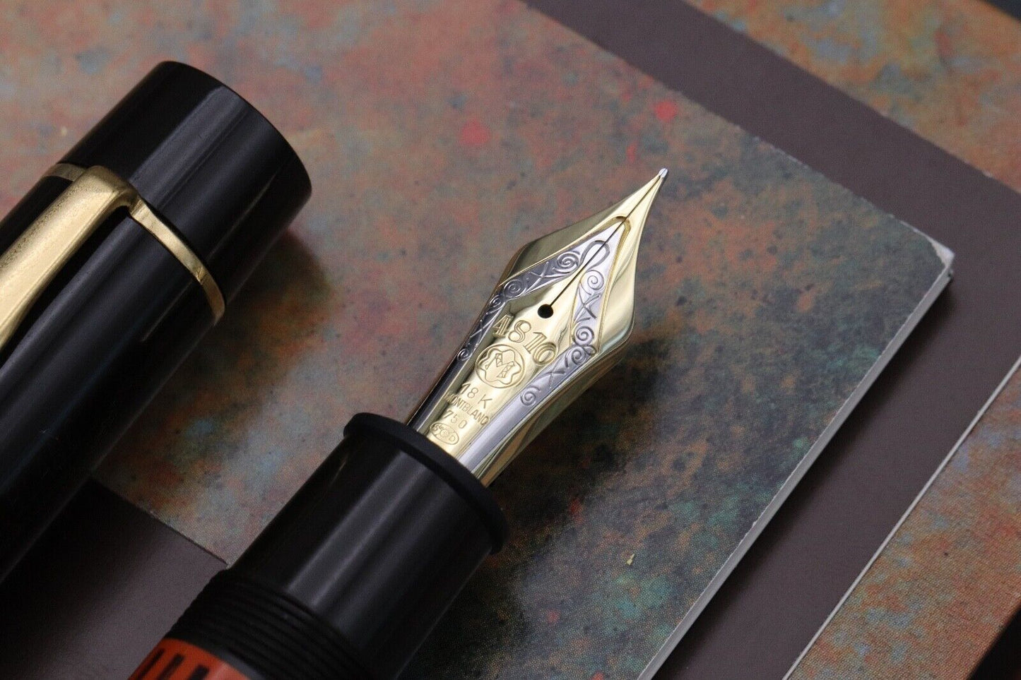 Montblanc Writers Edition Ernest Hemingway Fountain Pen - UNUSED image 3