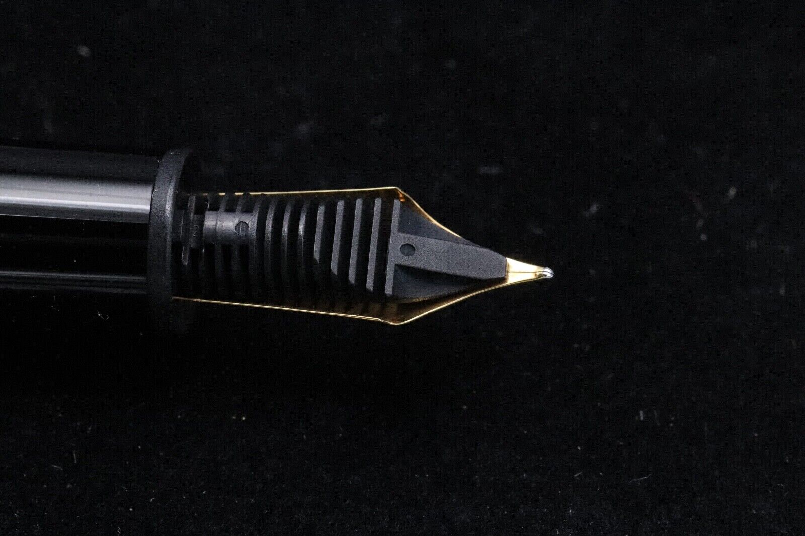 Montblanc Meisterstuck LeGrand Barley Gold-Plated Fountain Pen - 1991-92 UNUSED image 4