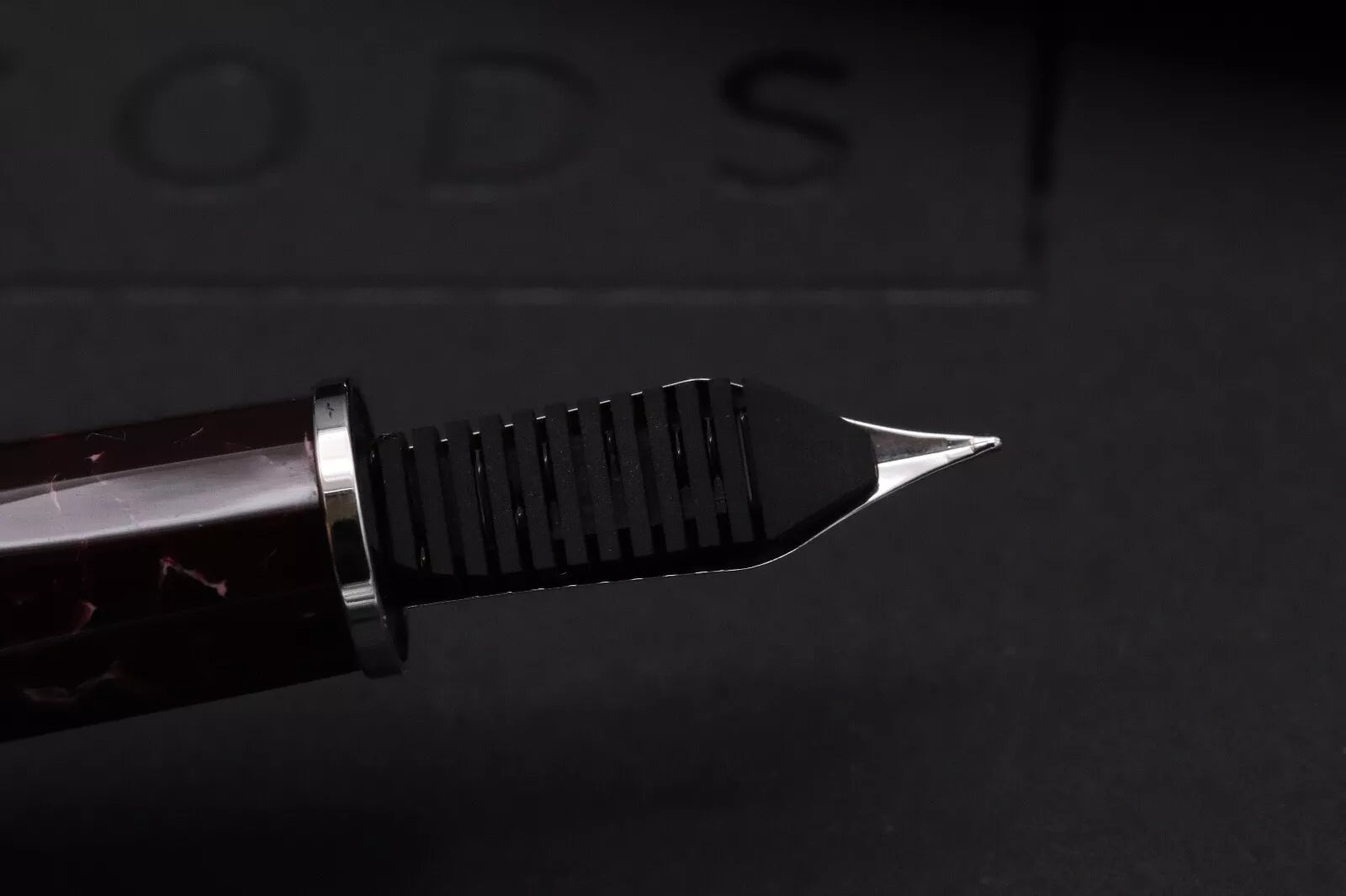 SCRIBO Feel Melograno Fountain Pen - 14k Flex Fine Nib image 3
