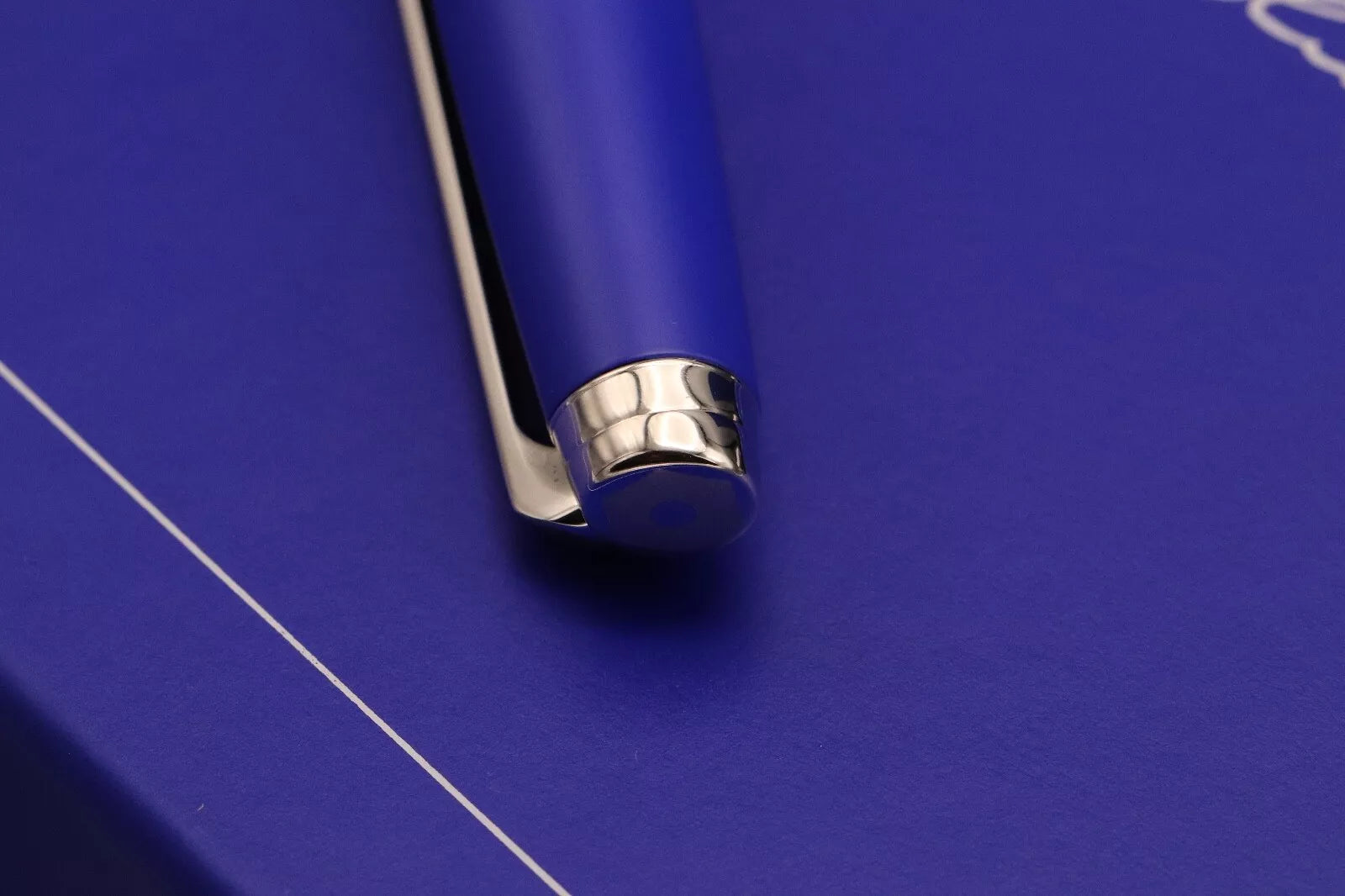 Caran d'Ache Leman Limited Edition Klein Blue Fountain Pen image 5