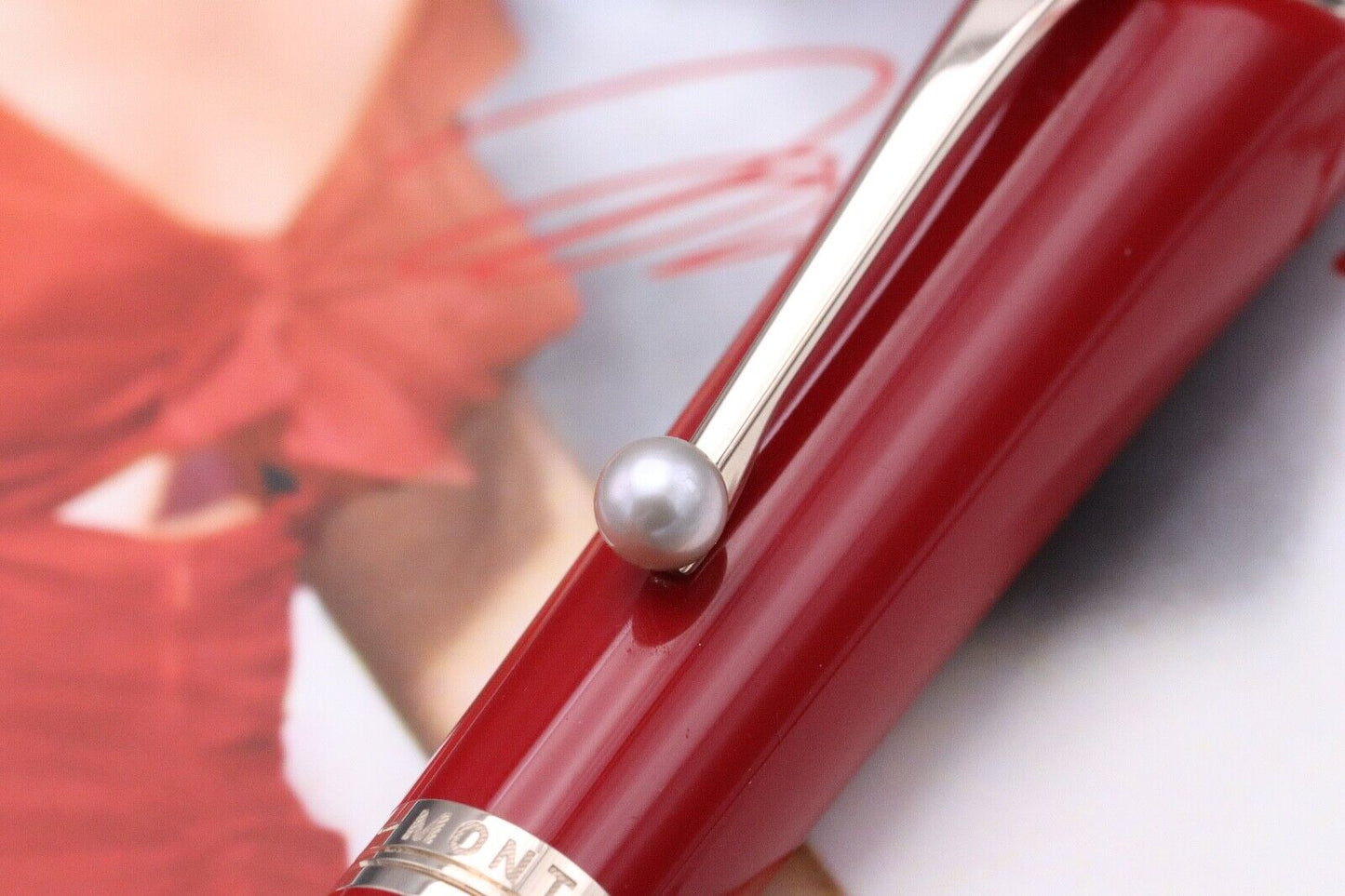 Montblanc Muses Marilyn Monroe Red Ballpoint Pen image 3