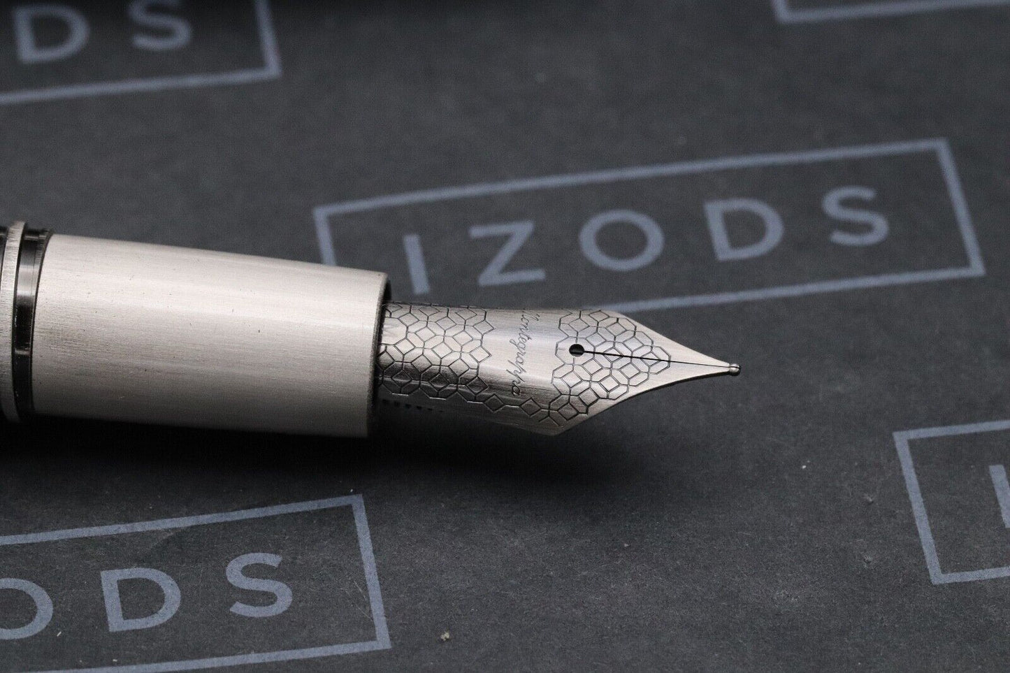 Montegrappa Mule Silver Plated Fountain Pen - UNUSED image 2