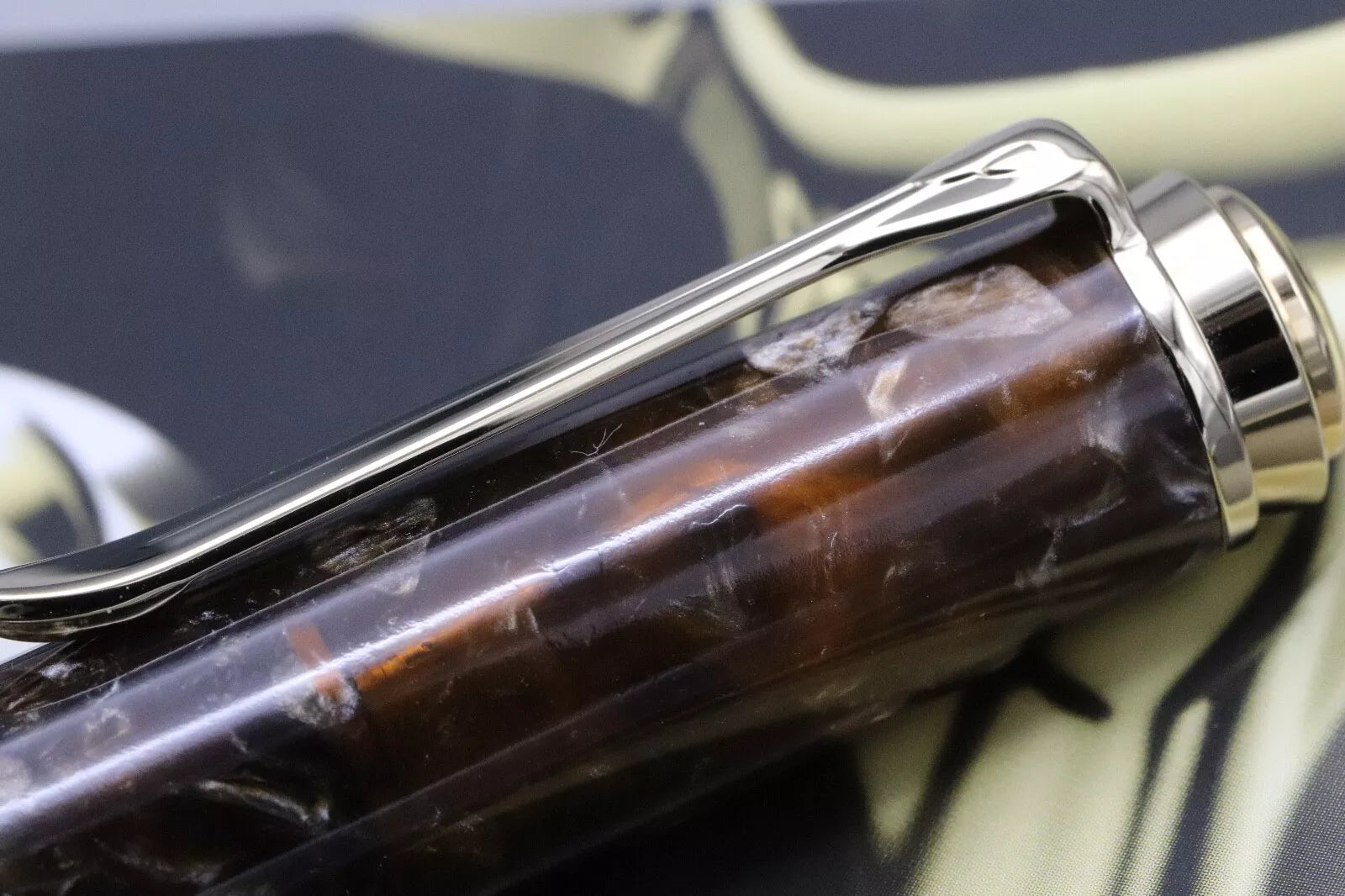 Pelikan Souveran M800 Renaissance Brown Fountain Pen - DIPPED - EF Nib image 6