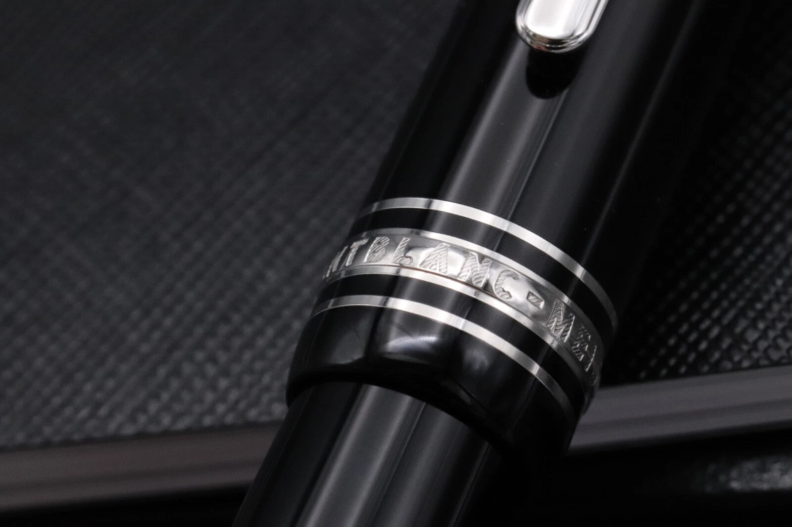 Montblanc Meisterstuck 146 LeGrand Platinum-Coated Fountain Pen - UNUSED image 3