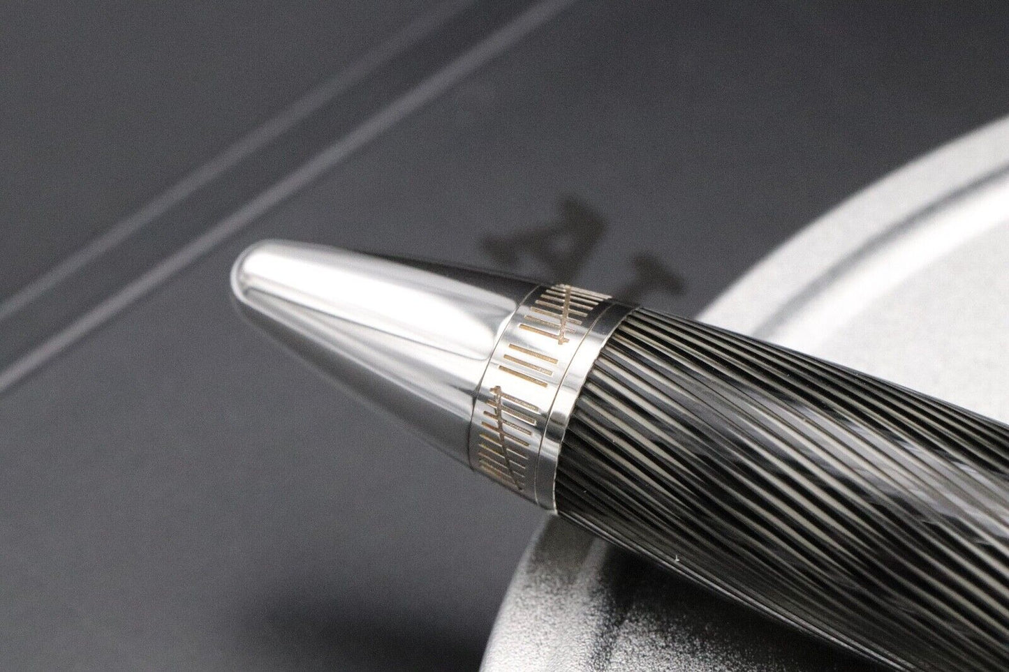 Montblanc Great Characters Alfred Hitchcock 3000 LE Fountain Pen - UNUSED image 4