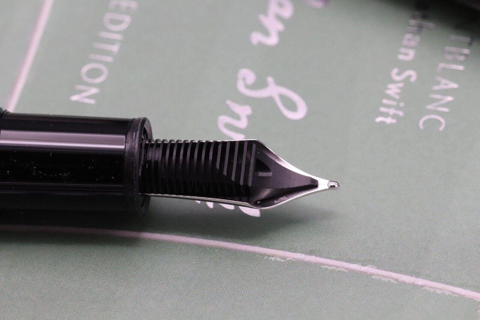 Montblanc Writers Edition Jonathan Swift Fountain Pen - UNUSED image 4