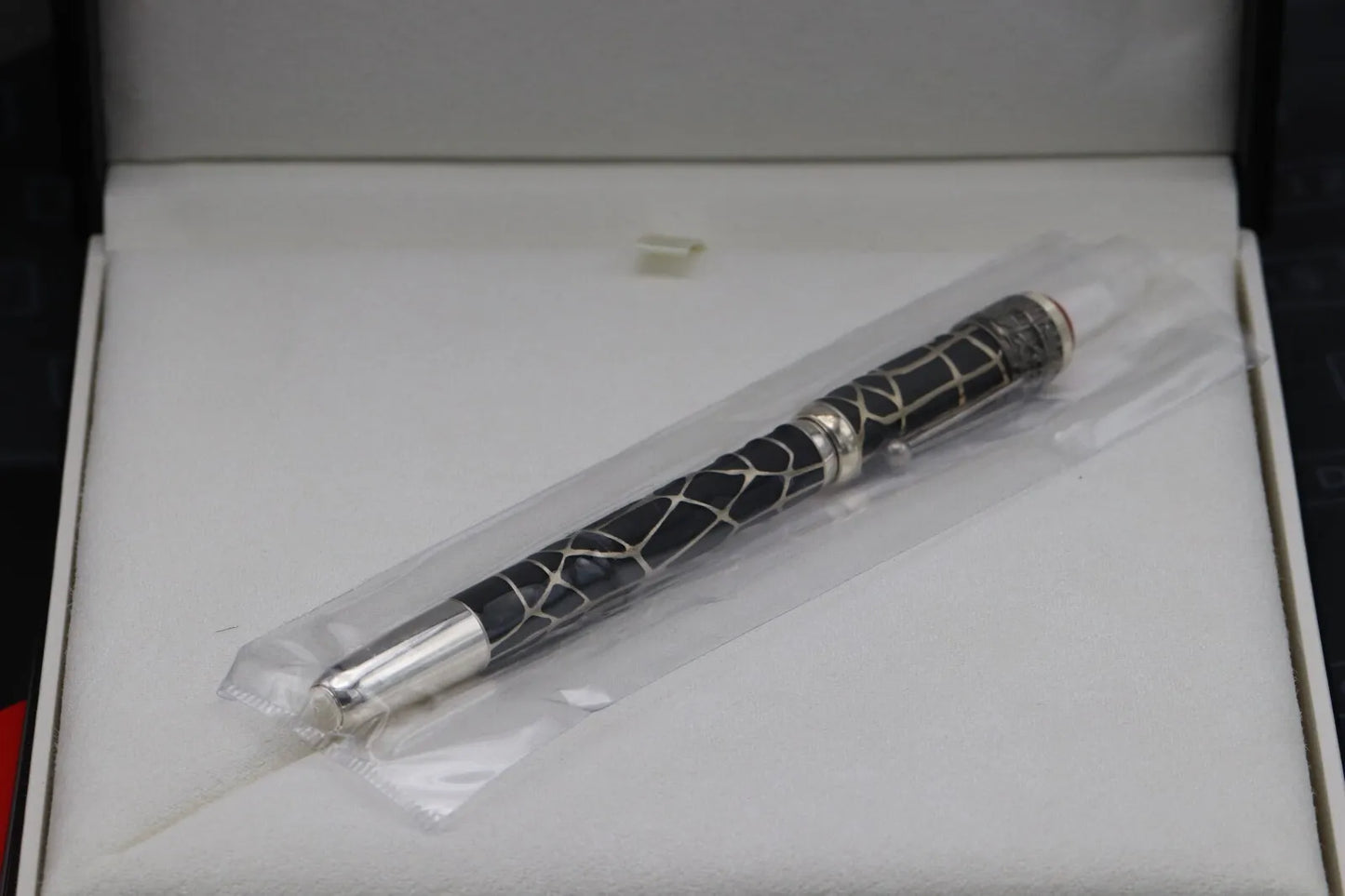Montblanc Heritage Rouge et Noir Metamorphosis LE1906 Fountain Pen - SEALED image 6