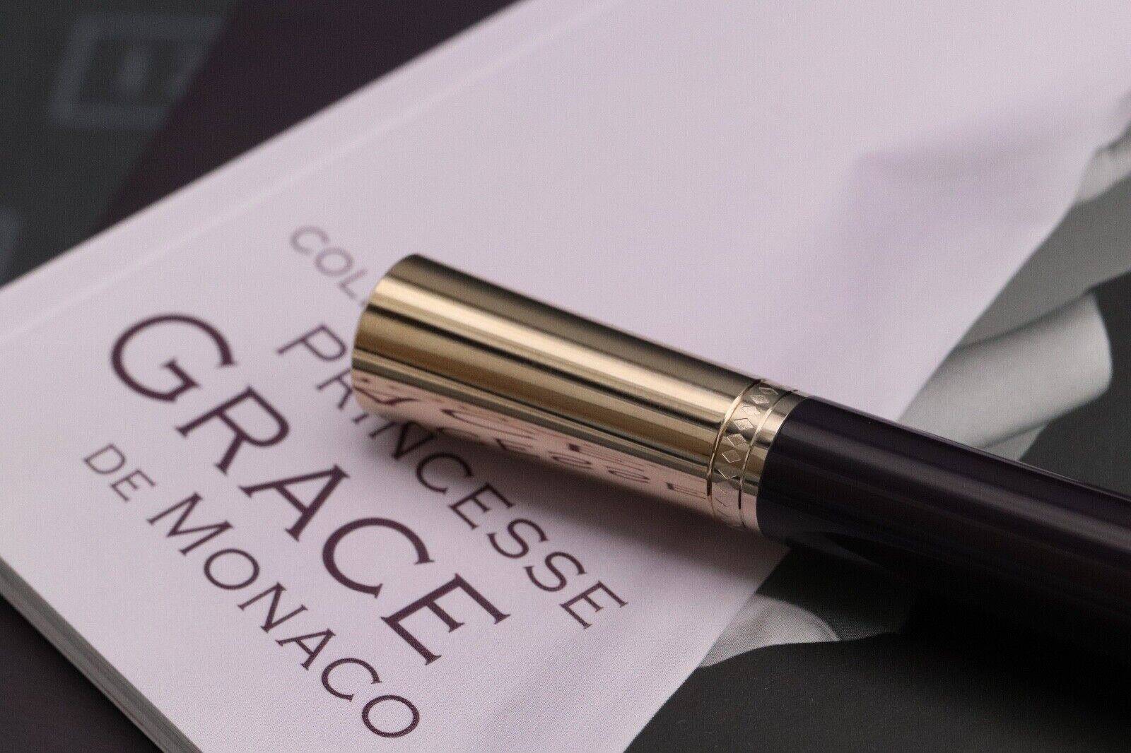 Montblanc Princesse Grace de Monaco Purple Fountain Pen image 3