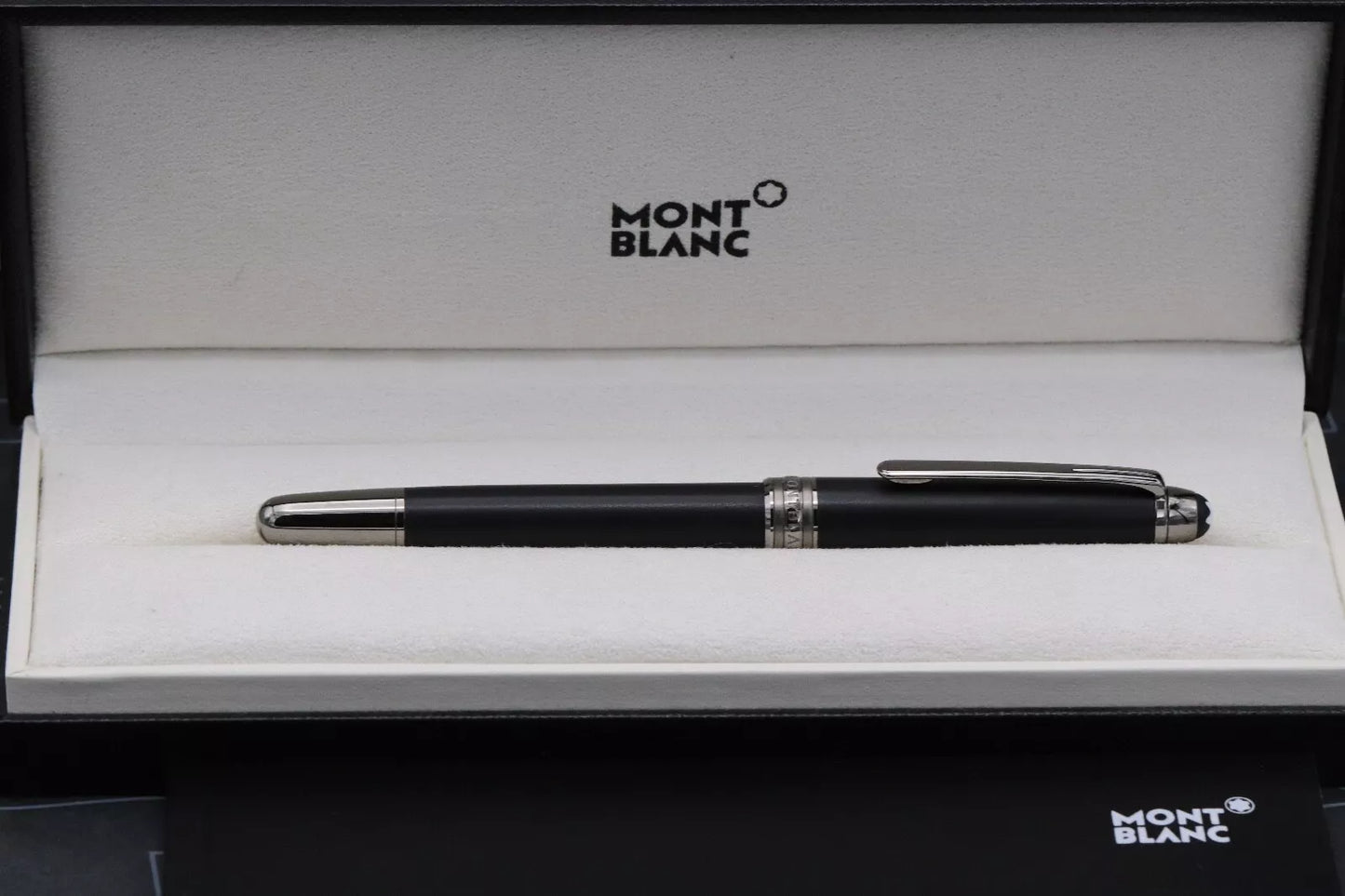 Montblanc Meisterstuck Classique Ultra Black Rollerball / Fineliner Pen image 1