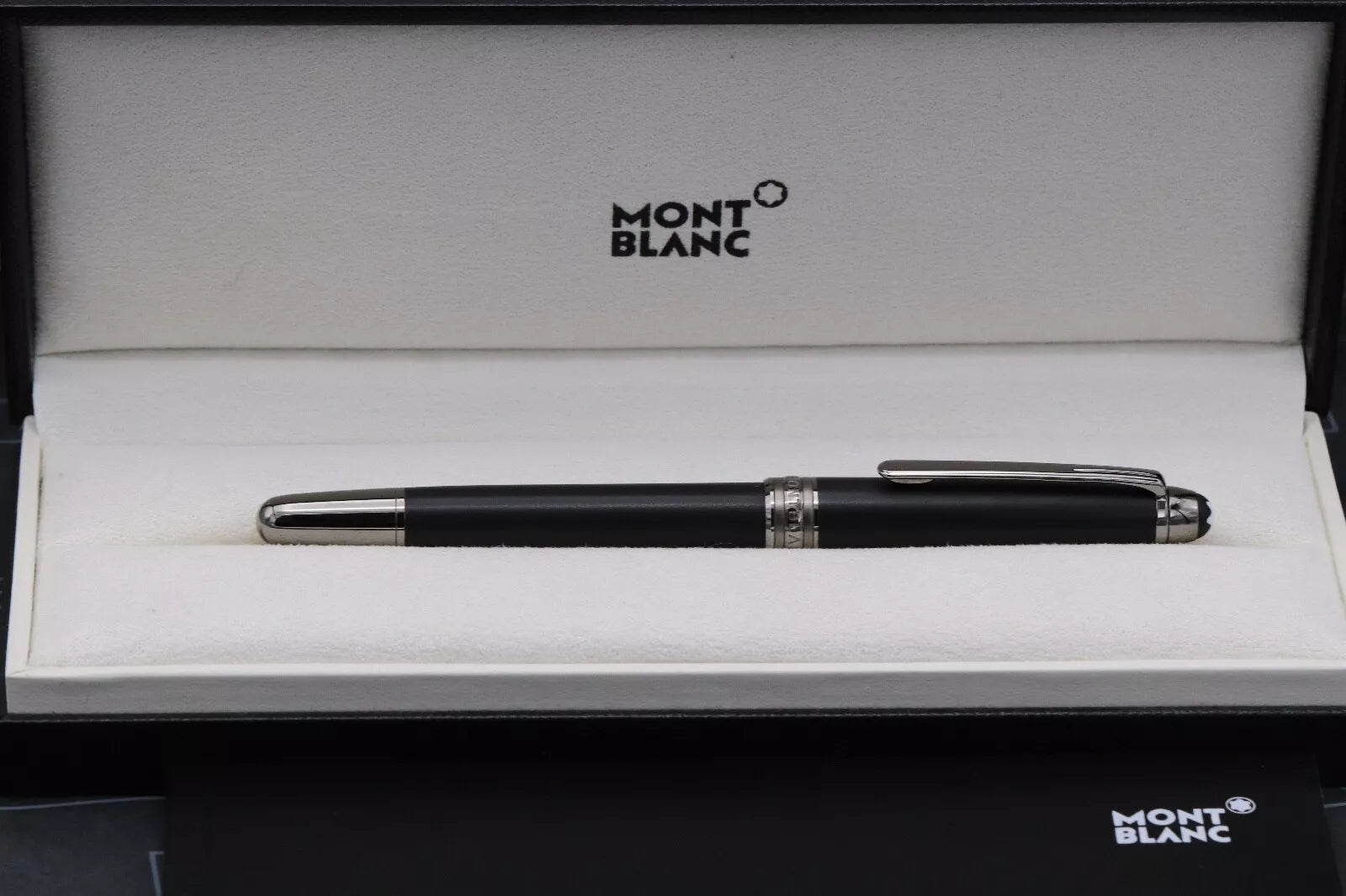 Montblanc Meisterstuck Classique Ultra Black Rollerball / Fineliner Pen image 1