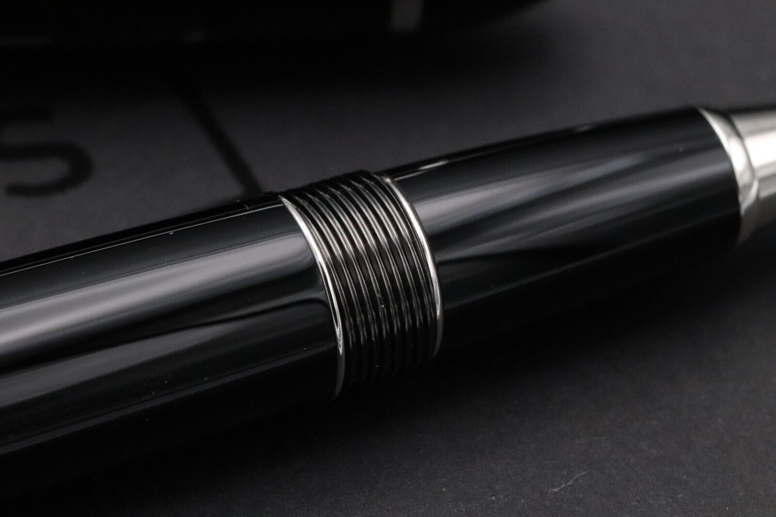 Montblanc Meisterstuck 162 LeGrand Platinum-Coated Rollerball Pen image 2