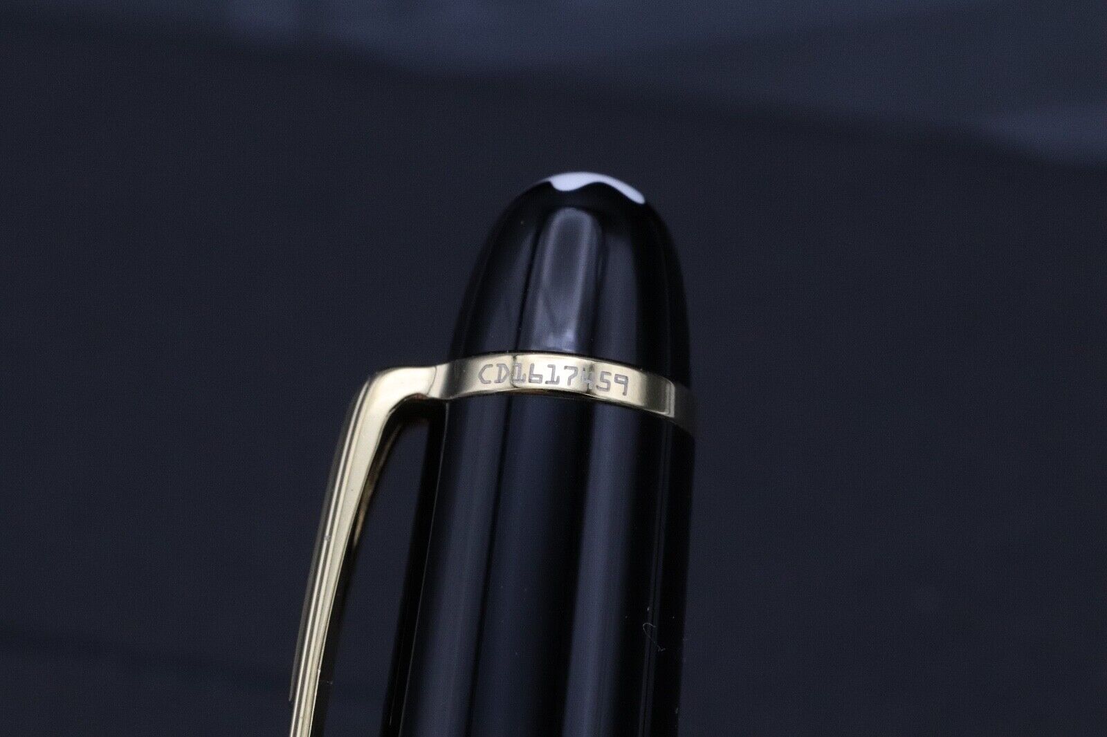 Montblanc Meisterstuck 145 Classique Gold Coated Fountain Pen image 4