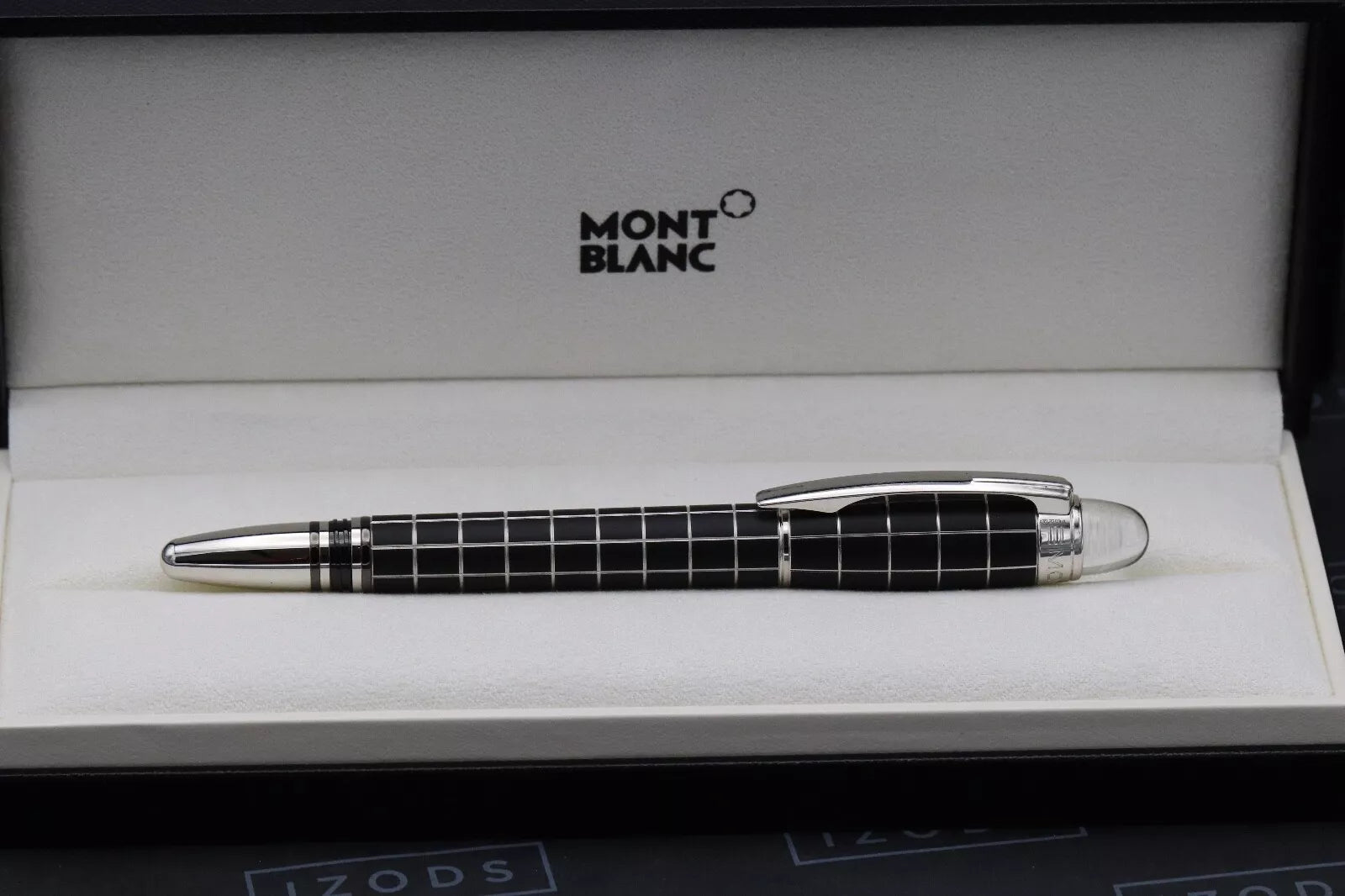 Montblanc Starwalker Rubber Platinum Fountain Pen - Serviced by MB Sept 2024 image 6