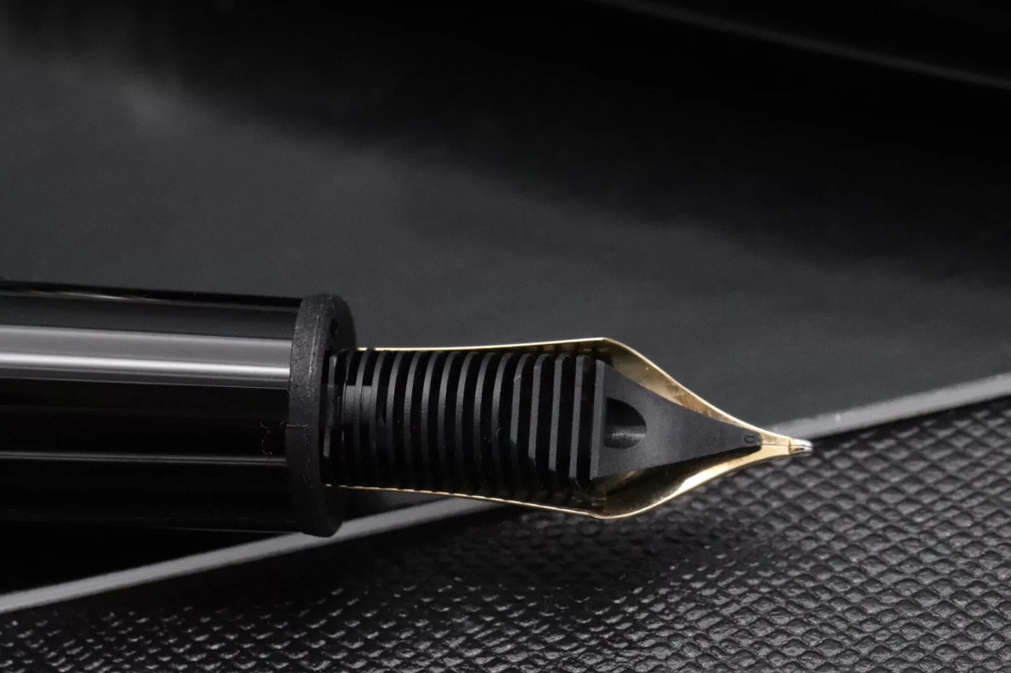 Montblanc Meisterstuck 146 LeGrand Platinum-Coated Fountain Pen - UNUSED - F Nib image 5