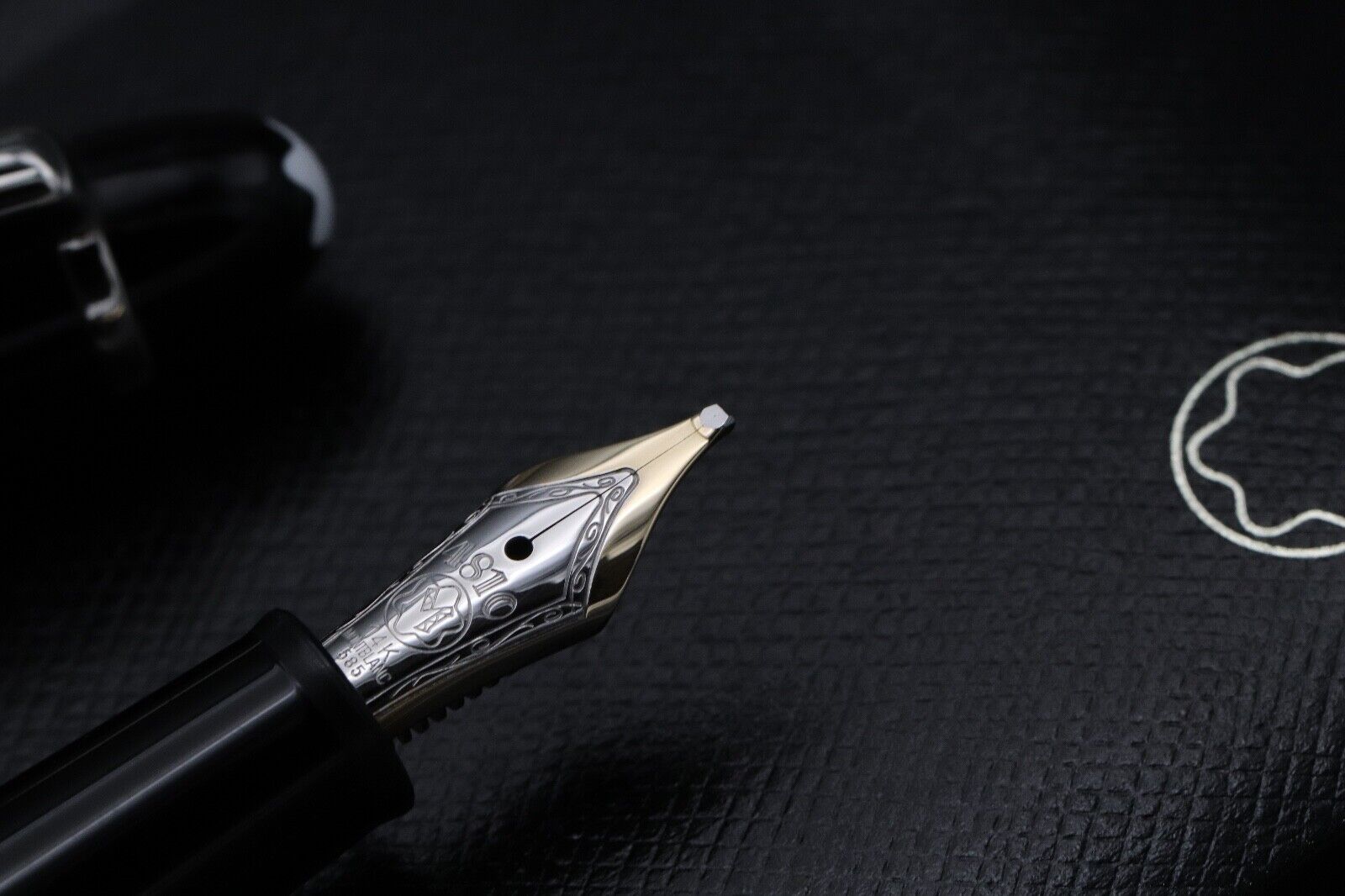 Montblanc Meisterstuck 145 Classique Platinum Coated Fountain Pen - BB Nib image 3