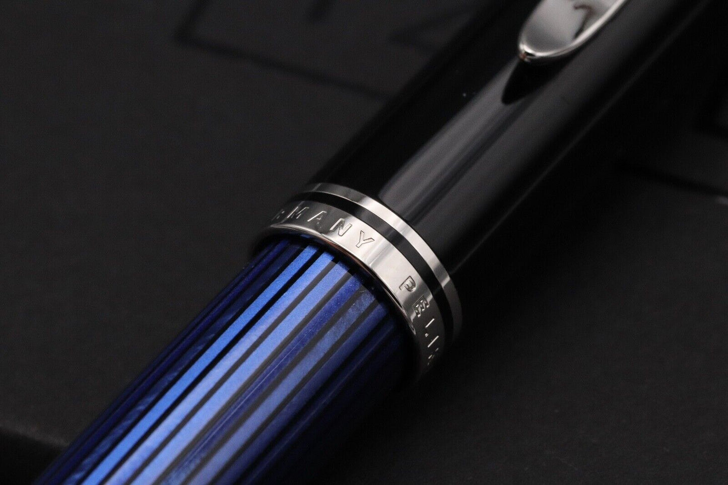 Pelikan Souveran M805 Blue Black Fountain Pen image 4