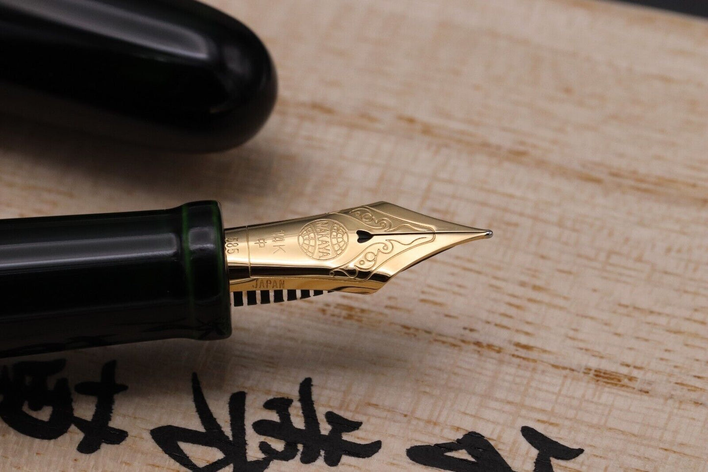 Nakaya Long Cigar Midori-Tamenuri Fountain Pen - UNUSED - Medium Nib image 2