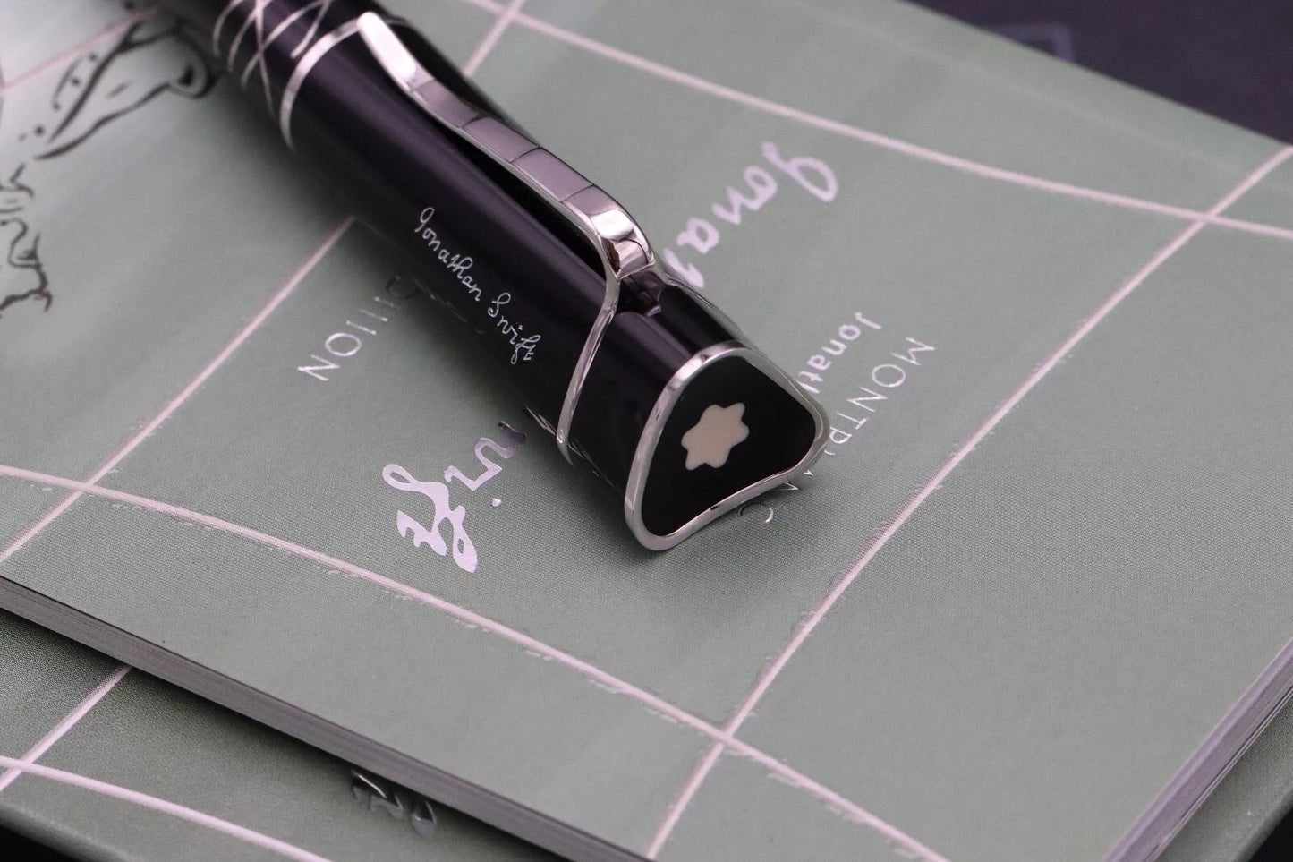 Montblanc Writers Edition Jonathan Swift Fountain Pen image 6