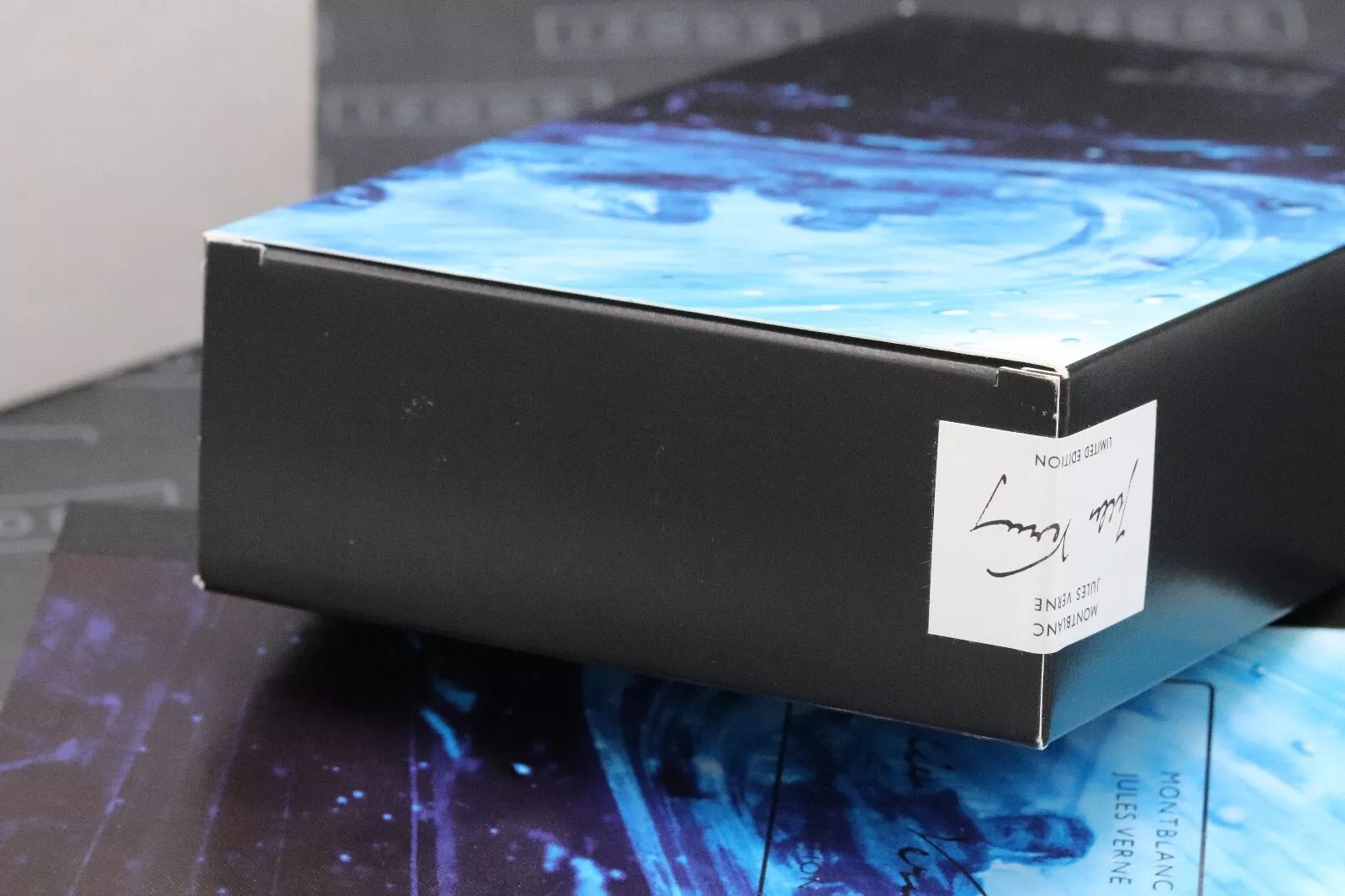 Montblanc Writers Edition Jules Verne Fountain Pen - UNUSED image 11