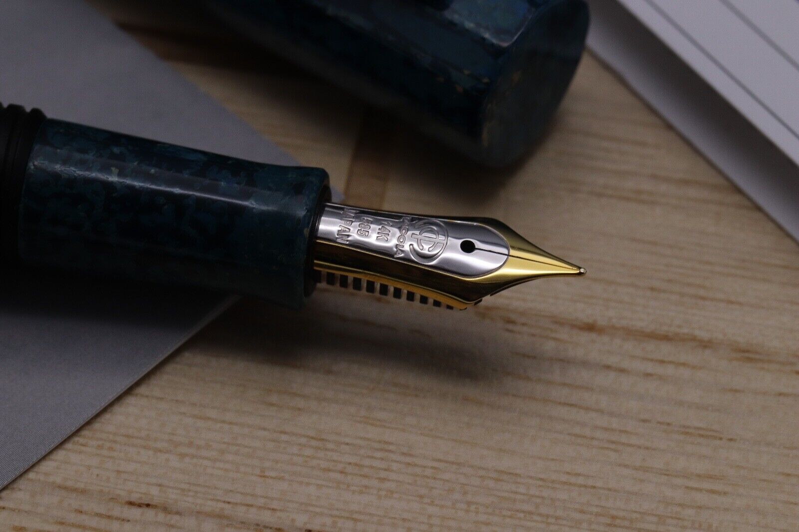 Taccia Hyakko Hisho Hakudou Limited Edition Fountain Pen image 2