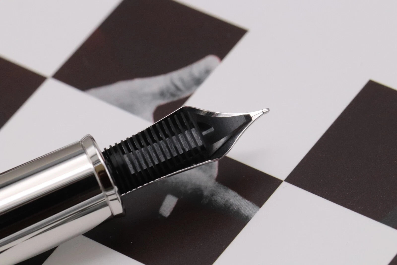 Montblanc Great Characters James Dean Special Edition Fountain Pen - UNUSED - EF image 8