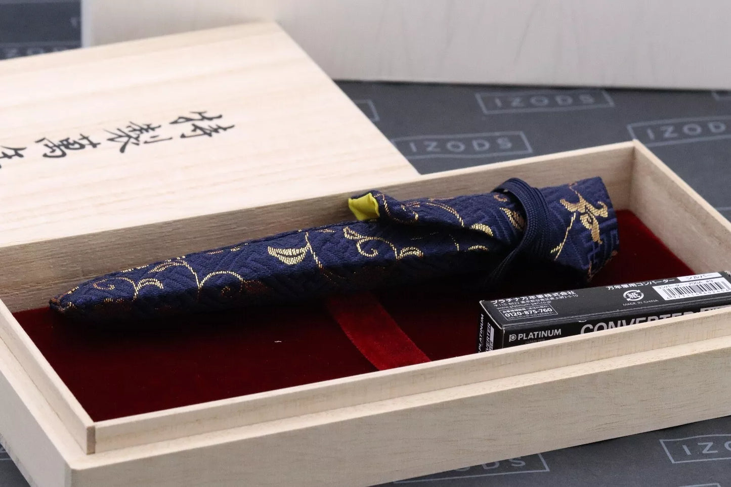 Nakaya Portable Cigar Black Hairline Fountain Pen - UNUSED image 5