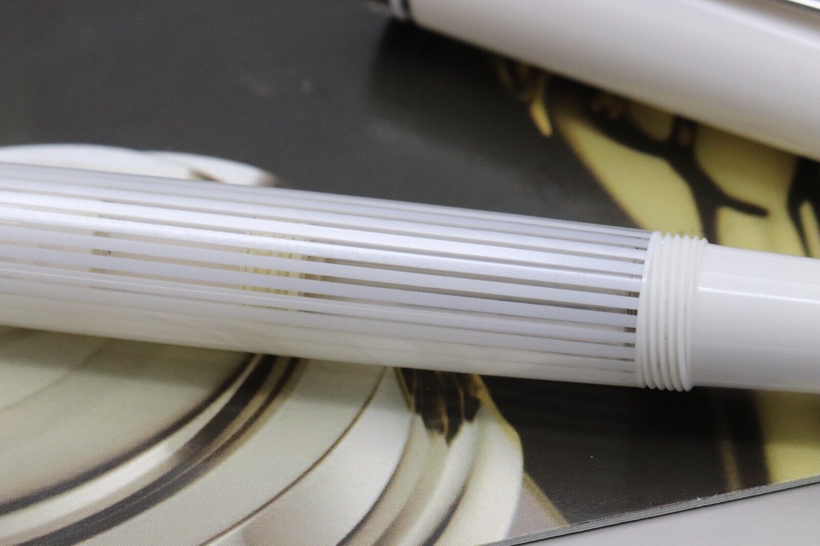 Pelikan Souveran M605 White Transparent Fountain Pen - Fine Nib image 3