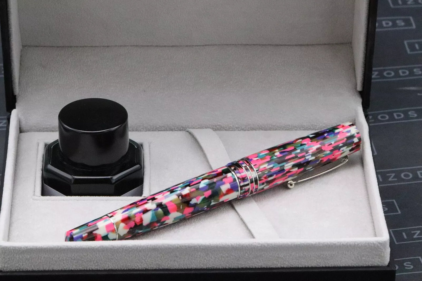 Leonardo MZ Grande Confetti Celluloid Fountain Pen - Broad #8 La Fenice Nib image 6
