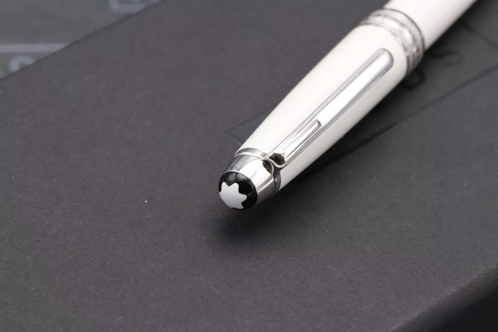 Montblanc Meisterstuck Midsize White Solitaire Ballpoint Pen - Serviced by MB image 5