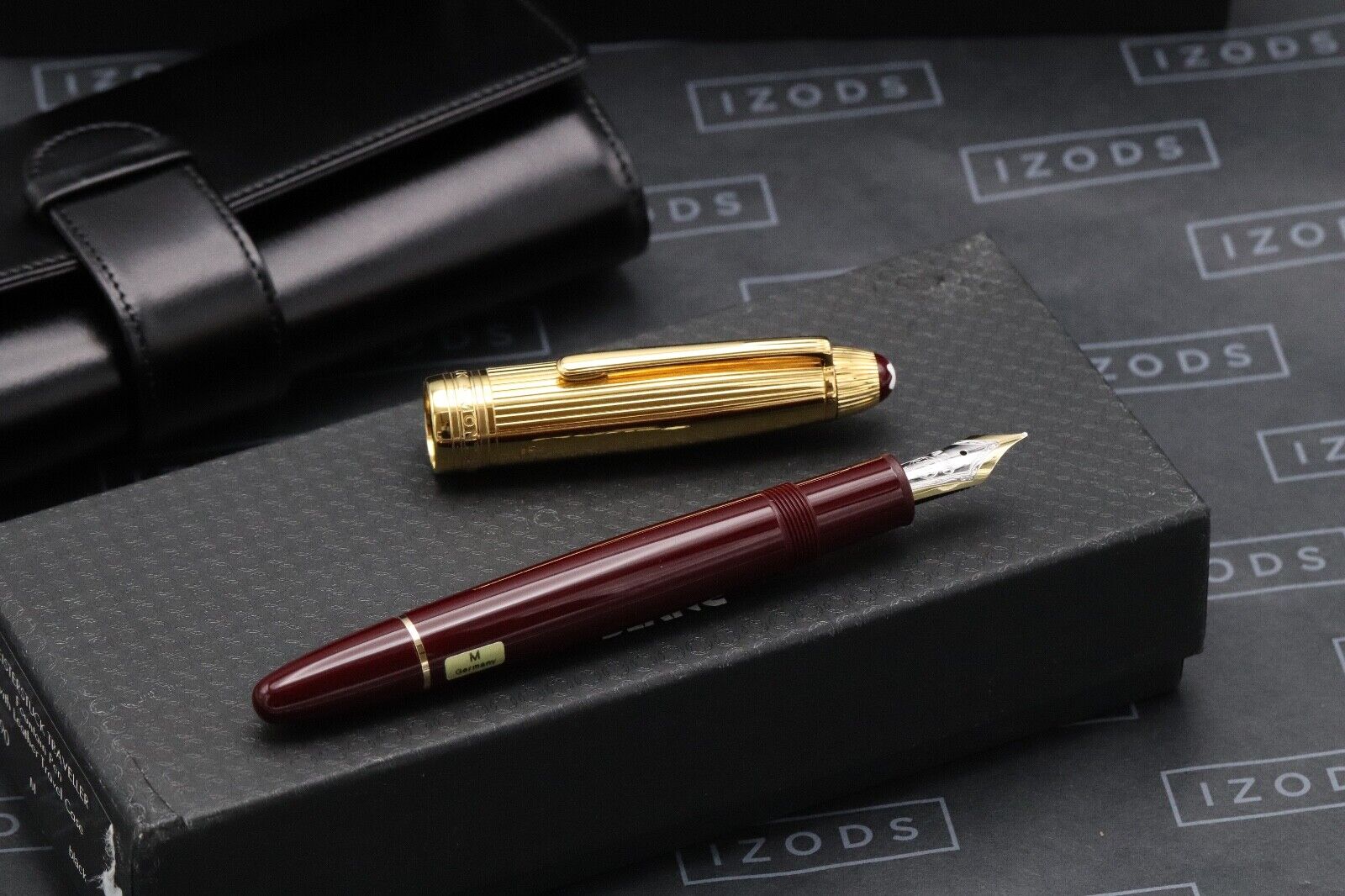Montblanc Meisterstuck Traveller Bordeaux Vermeil Fountain Pen with Pouch image 1